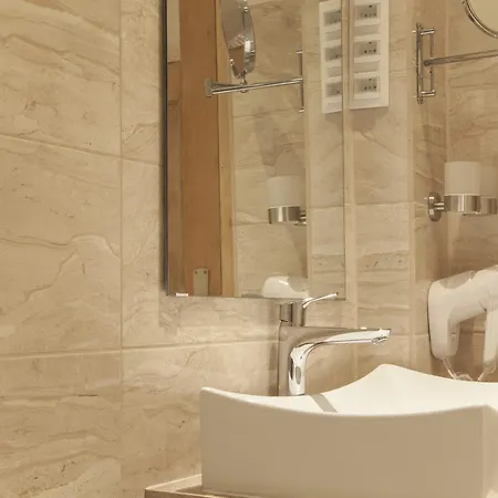 Apartman Near Checkpoint Charlie Berlin