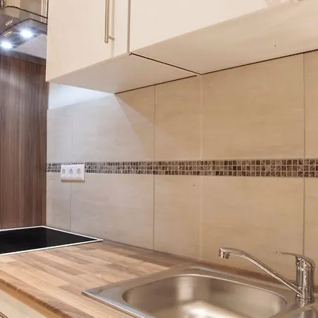 Apartman Near Checkpoint Charlie *